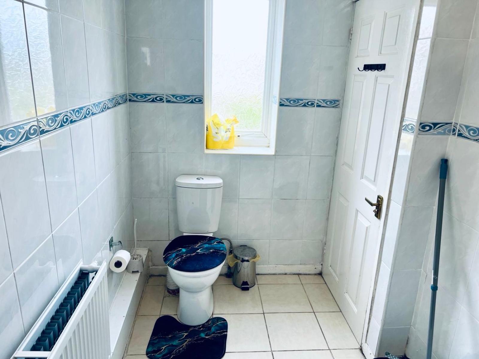Single Bed In A Peaceful House In Morriston Apartment Екстериор снимка